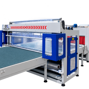 Línea de embalaje y retractilado automático EHS-31 y PRP-50 de Danluk Engineering para canapés y somieres